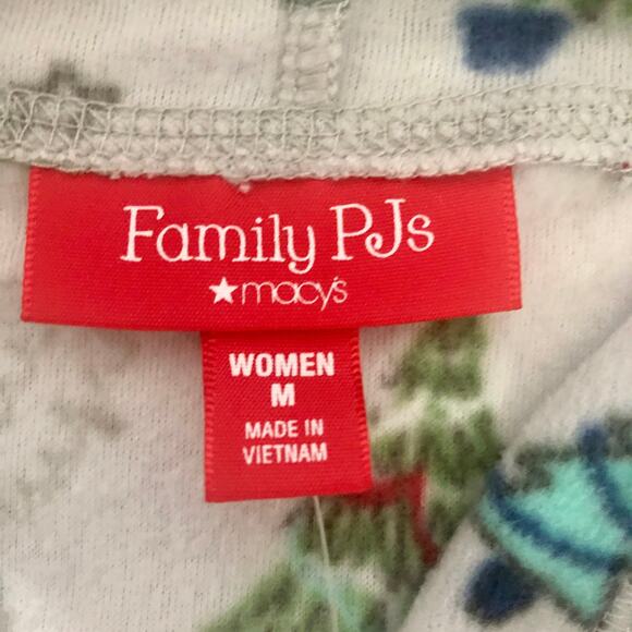 Holiday Family PJs Festive Trees One Piece - Size Medium - Picture 10 of 14